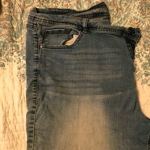 Avenue Denim Capri
